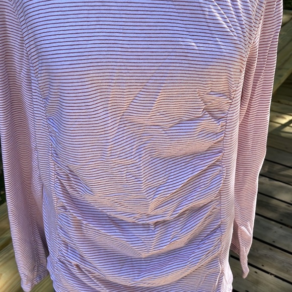 Sundance long sleeve top in white and red. Gathers along front seams. Size large - Picture 3 of 4